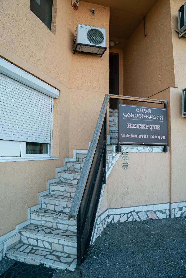 ホテルCasa Gorjeneasca Târgu Jiu エクステリア 写真